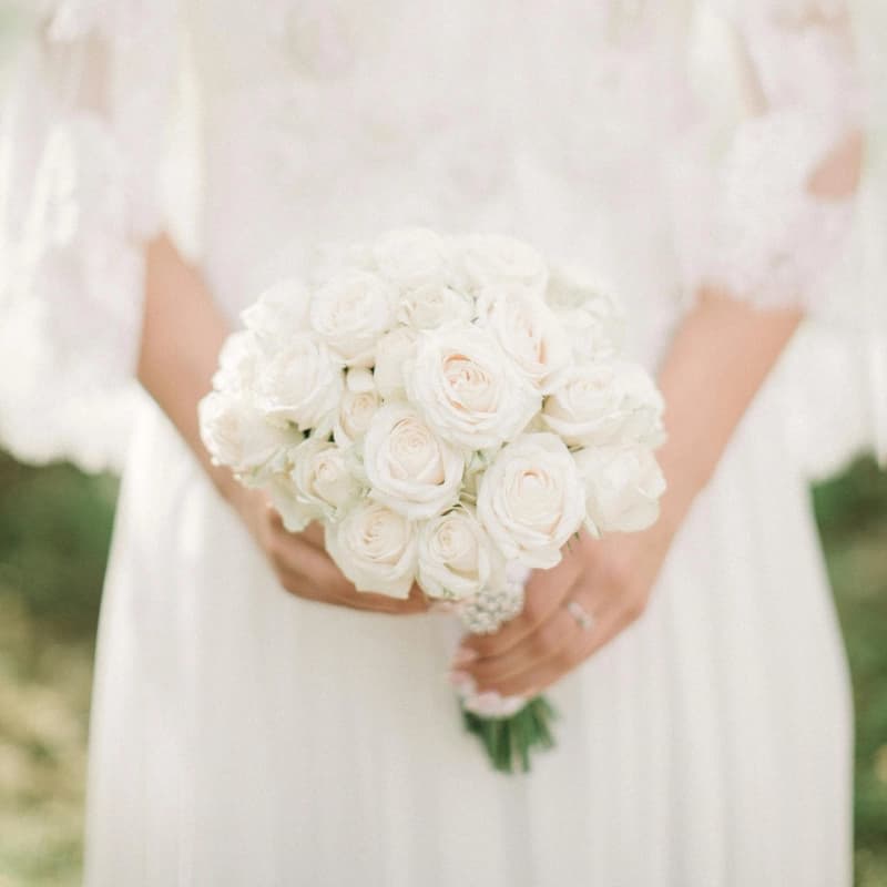 Elegant wedding table setting with beautiful decorations